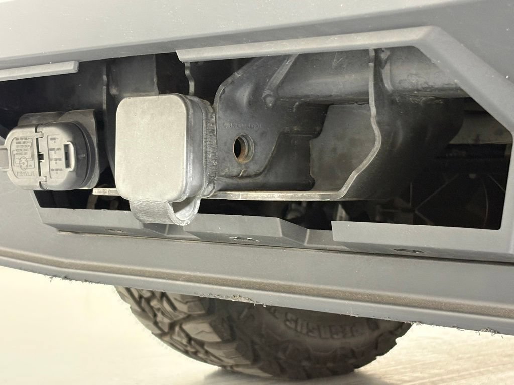 Used 2024 Tesla Cybertruck AWD Crew Cab image 12