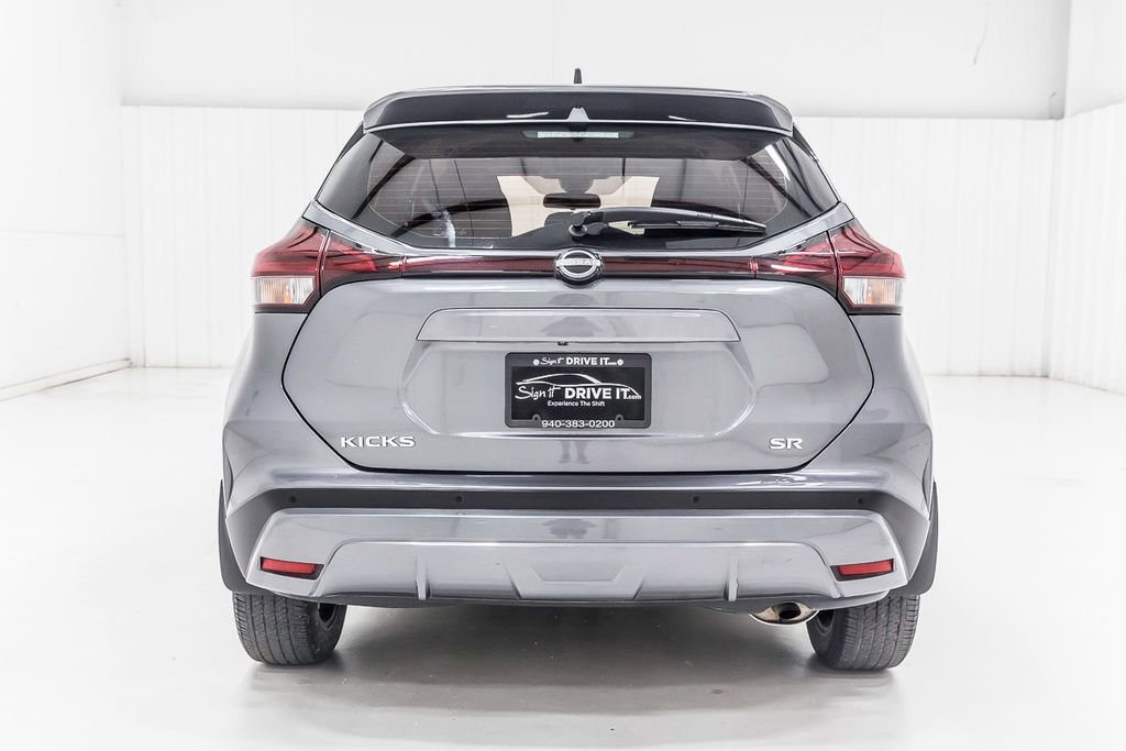 Used 2023 Nissan Kicks SR image 6