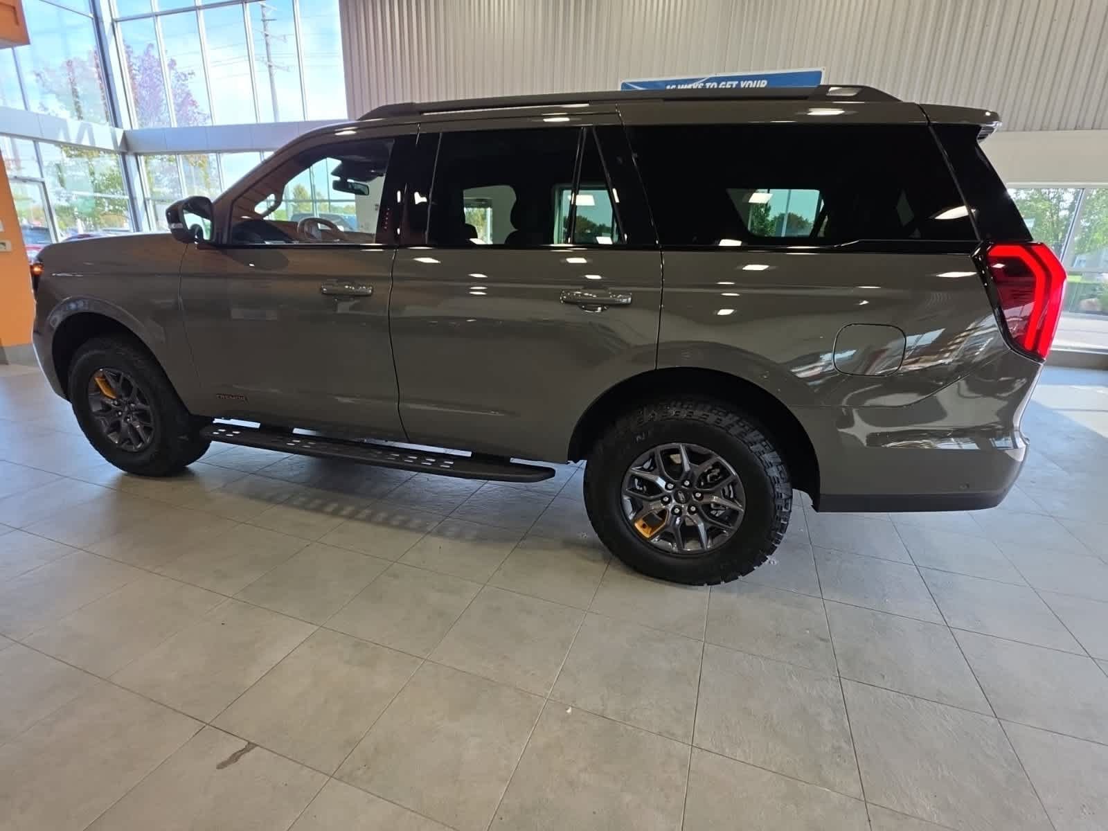 Used 2025 Ford Expedition Tremor AWD/4WD image 13