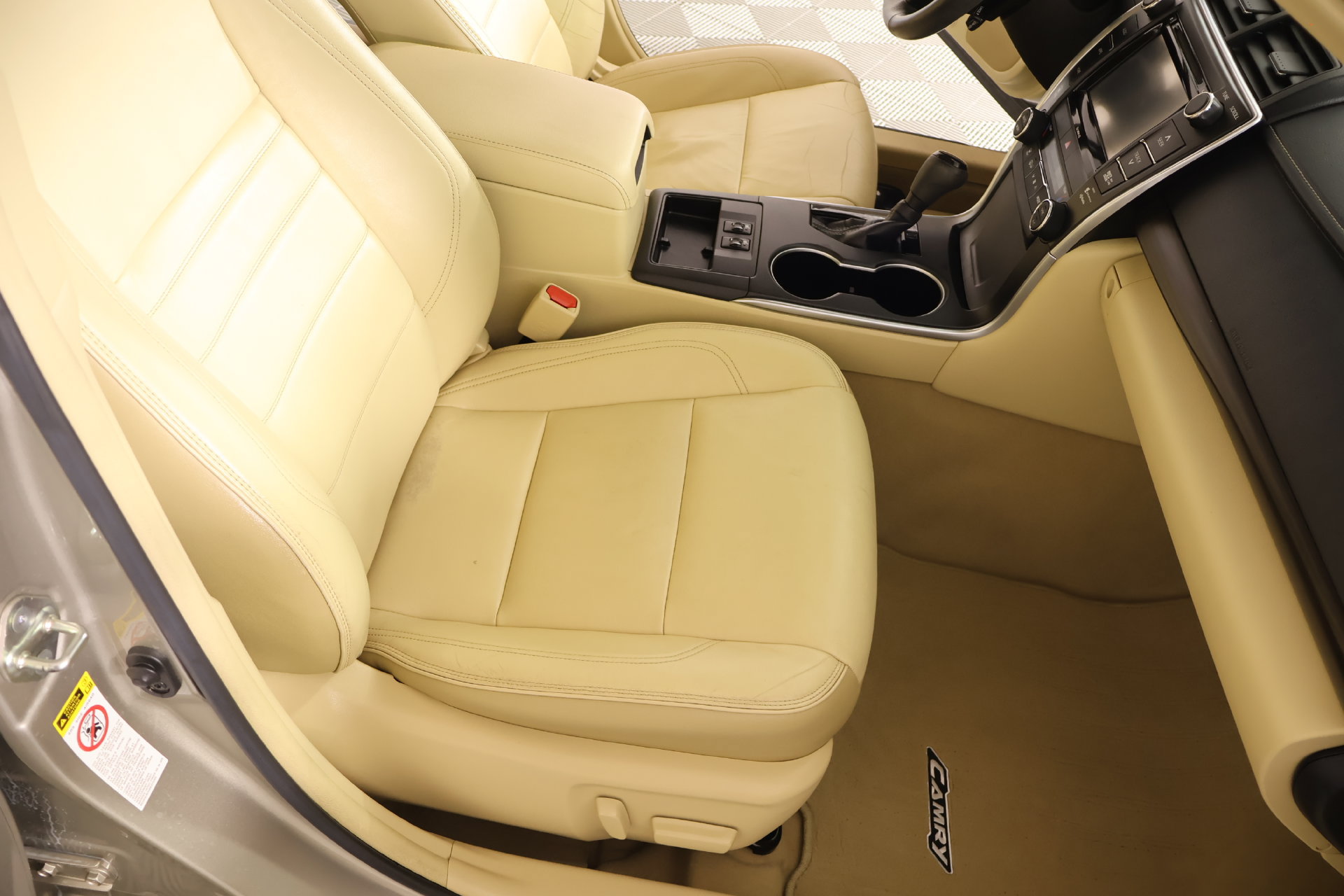 Used 2017 Toyota Camry FWD image 14