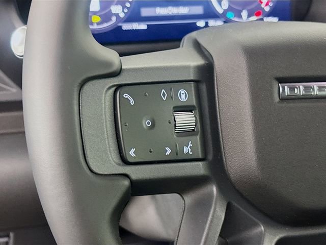 Used 2025 Land Rover Defender 110 X-Dynamic SE image 10