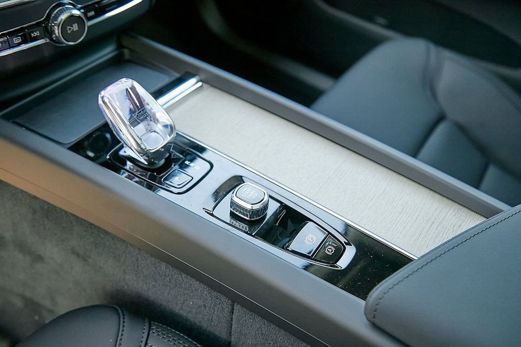 New 2026 Volvo XC60 B5 Plus w/ Protection Package Premier image 18