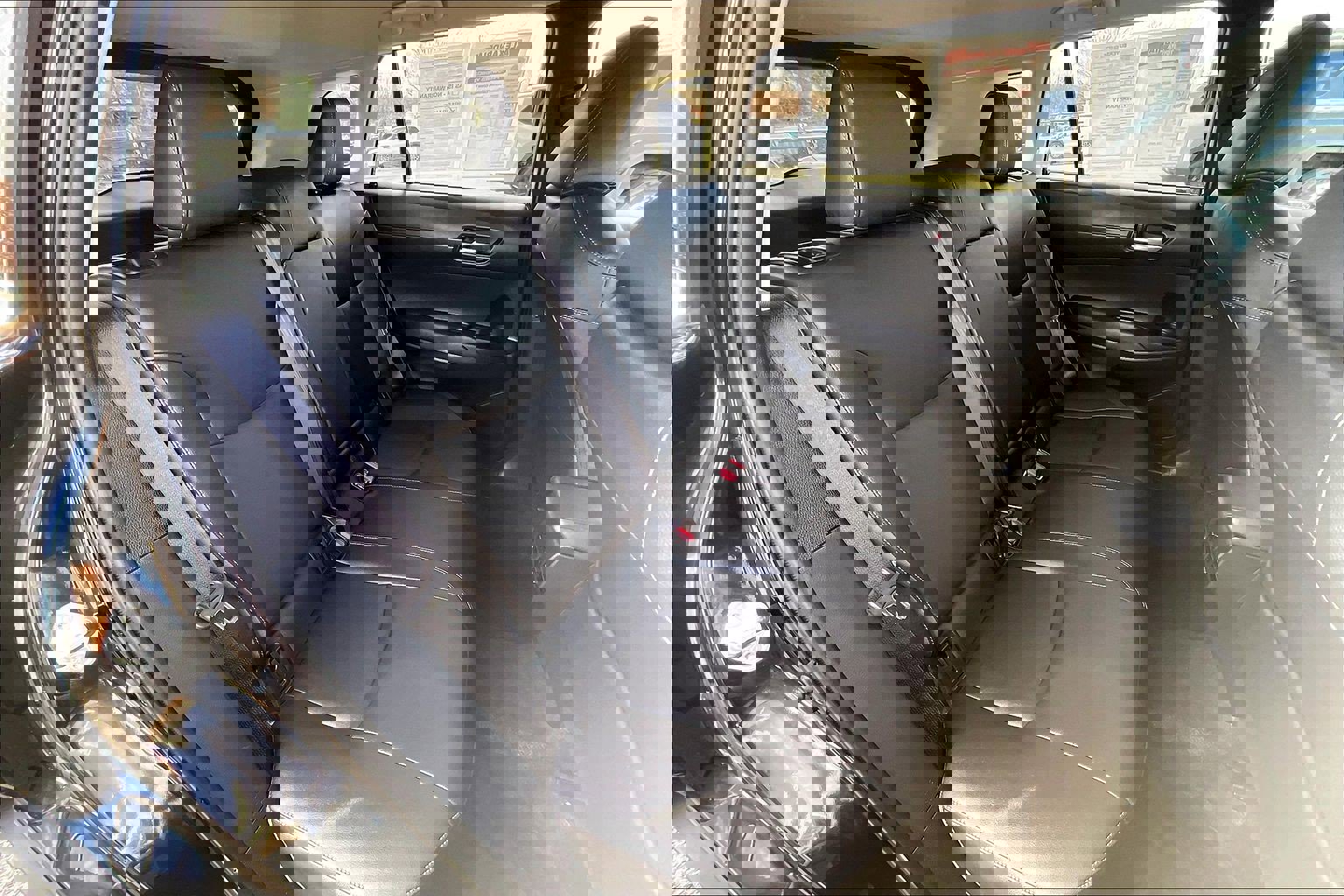 Used 2025 Toyota Corolla Cross XLE image 25