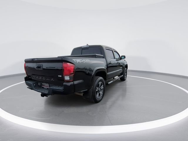 Used 2018 Toyota Tacoma TRD Sport image 7