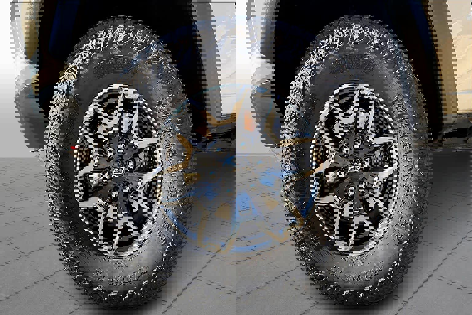 Used 2024 Chevrolet Colorado ZR2 w/ Technology Package image 10