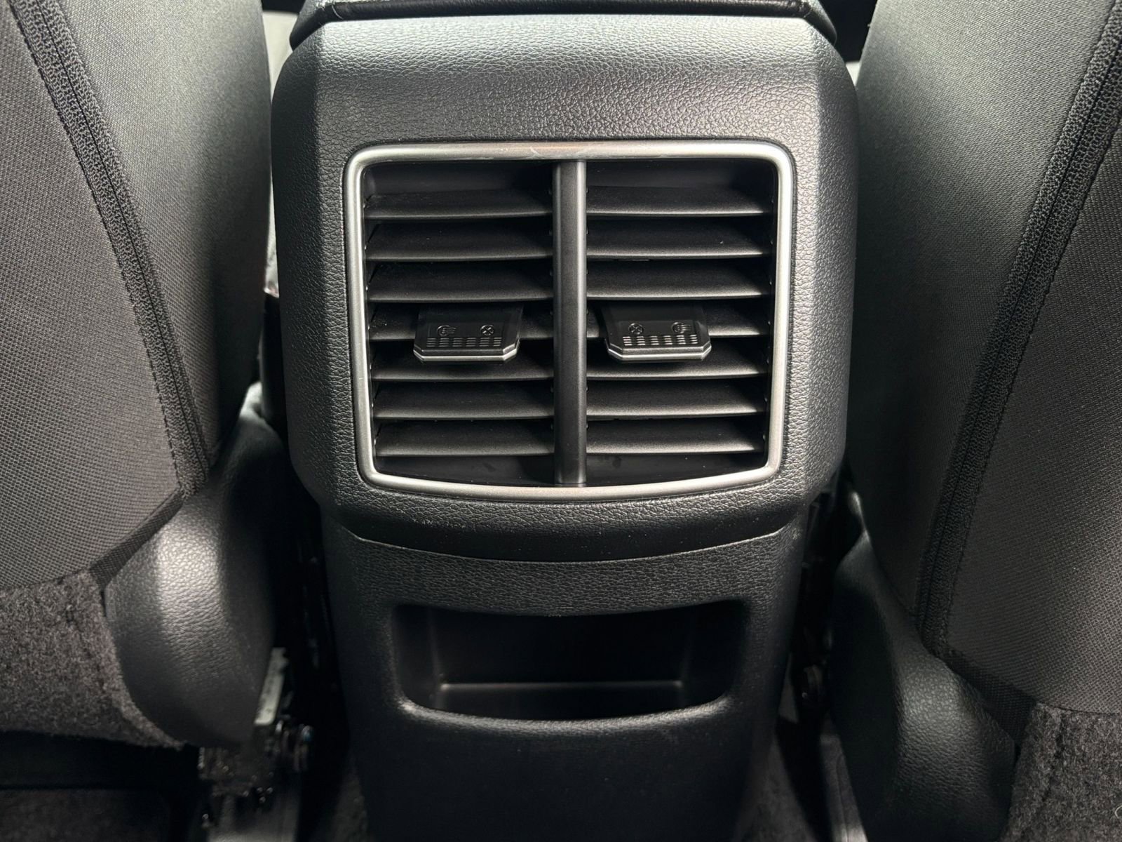 Used 2025 Kia Sportage LX FWD image 22