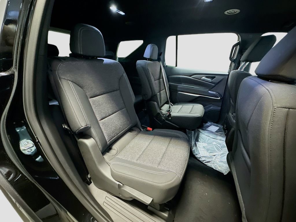 New 2025 Chevrolet Traverse LT FWD image 28