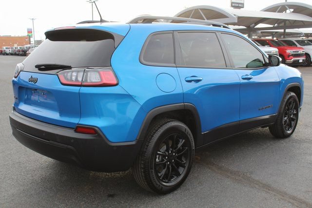Used 2023 Jeep Cherokee Altitude Lux AWD/4WD image 3