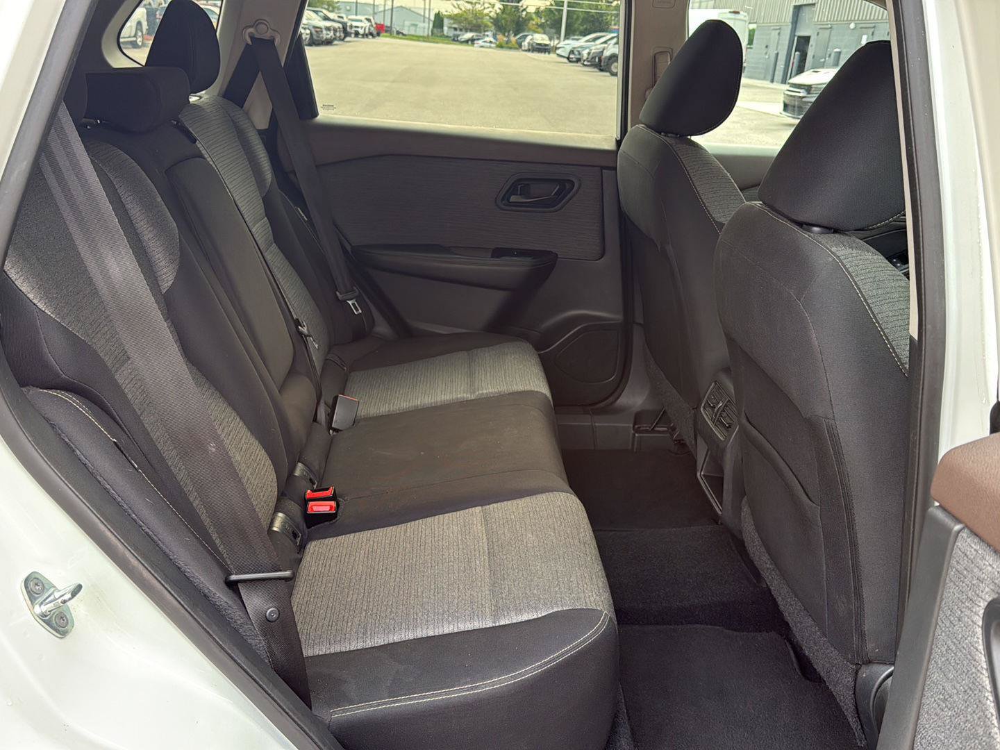 Used 2022 Nissan Rogue S FWD image 11