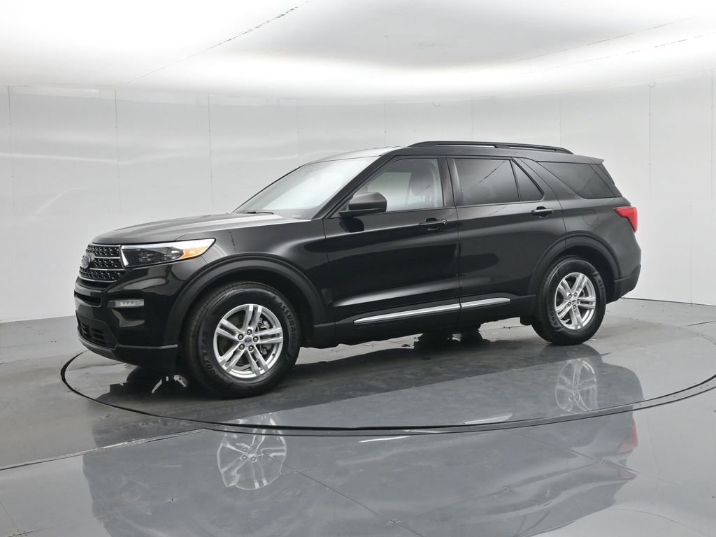 Certified 2022 Ford Explorer XLT w/ Equipment Group 202A image 6