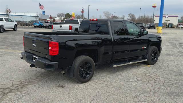 Used 2018 Chevrolet Silverado 1500 LT w/ Midnight Edition AWD/4WD image 8