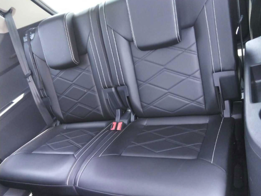 Used 2025 Volkswagen Atlas SE FWD image 5
