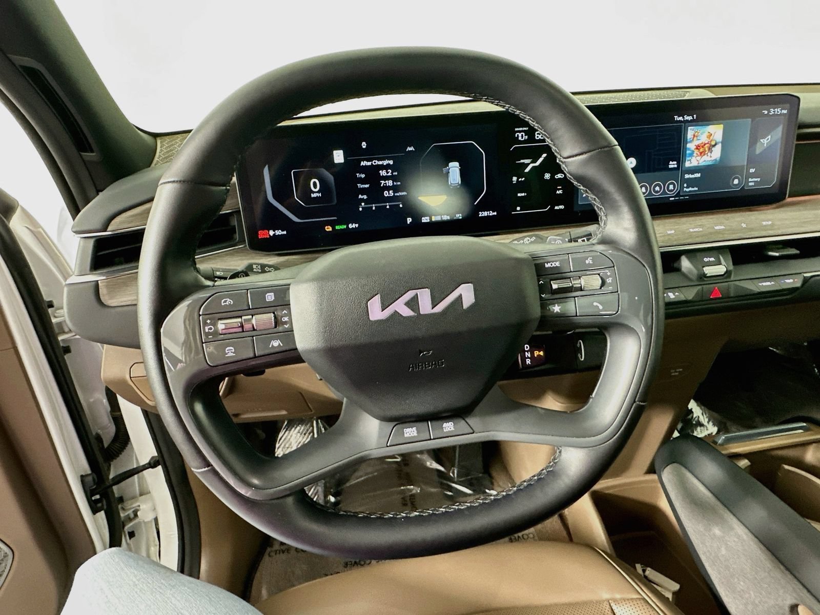 Used 2024 Kia EV9 Land AWD/4WD image 11