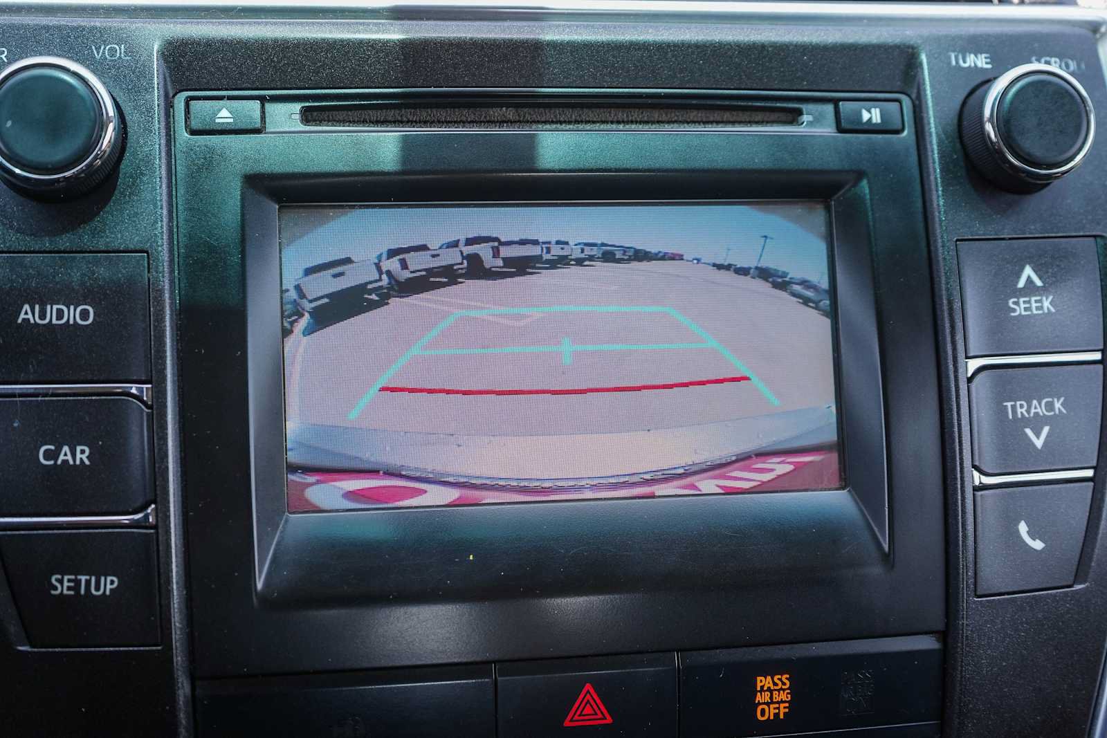 Used 2015 Toyota Camry SE FWD image 21