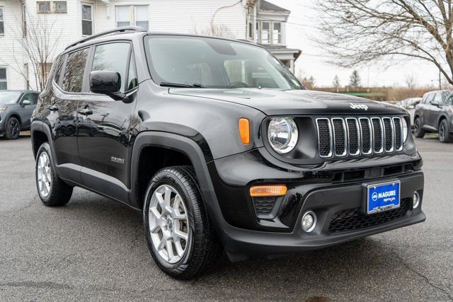 Used 2020 Jeep Renegade Latitude w/ Cold Weather Group image 4
