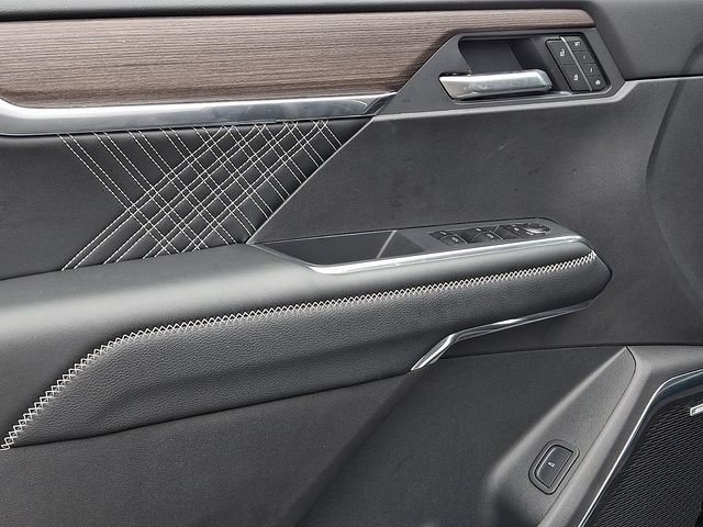 Used 2025 GMC Acadia Denali w/ LPO, Floor Liner Package AWD/4WD image 21