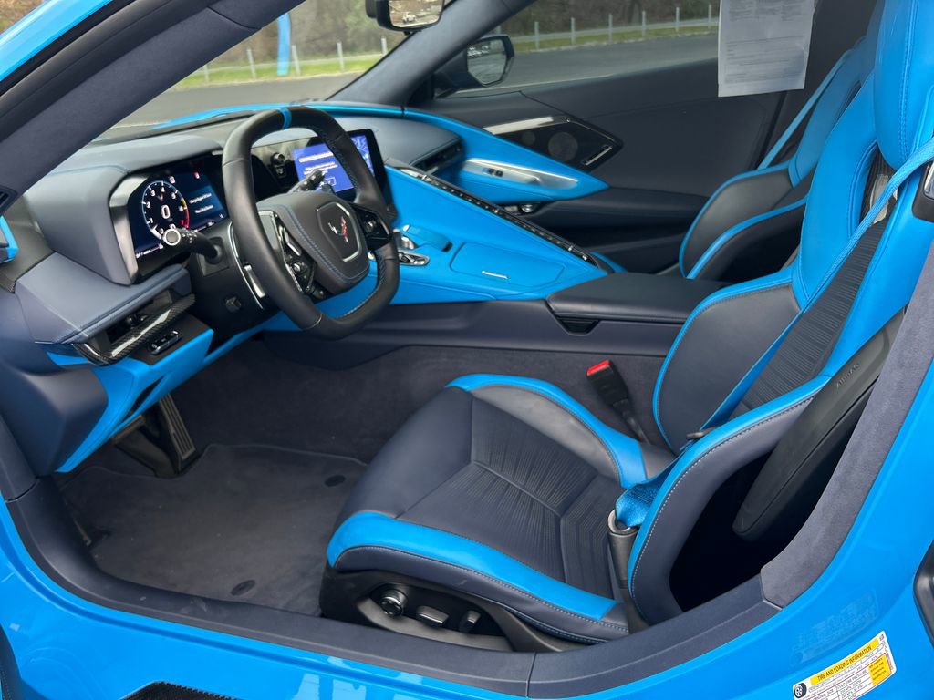 Used 2022 Chevrolet Corvette Stingray Premium Cpe w/ Z51 Performance Package RWD image 17