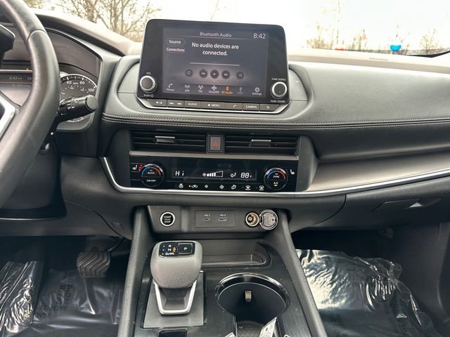 Used 2023 Nissan Rogue SV w/ SV Premium B Package image 25