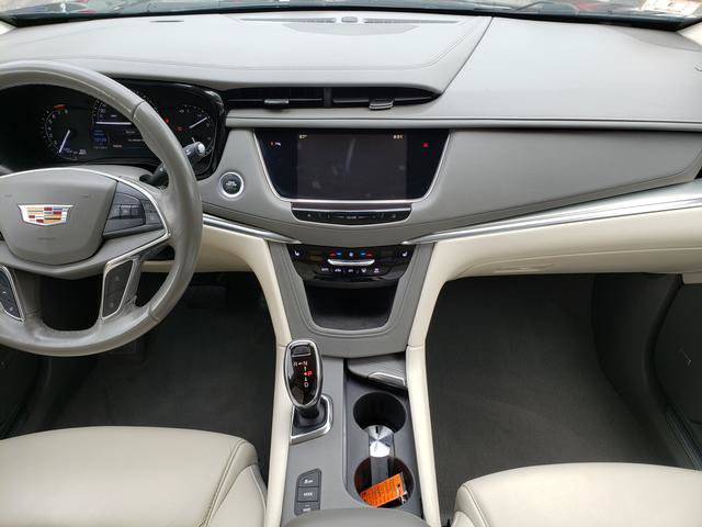 Used 2018 Cadillac XT5 Luxury w/ Driver Awareness Package AWD/4WD image 16