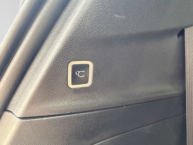 Used 2025 Chrysler Pacifica Select AWD/4WD image 22