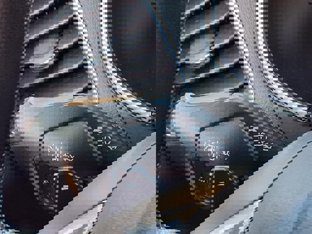 Certified 2019 Ford Edge Titanium w/ Cold Weather Package image 17