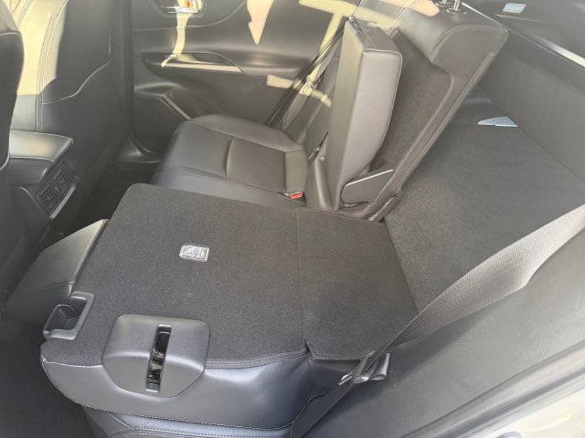 Certified 2023 Toyota Venza XLE AWD/4WD image 11