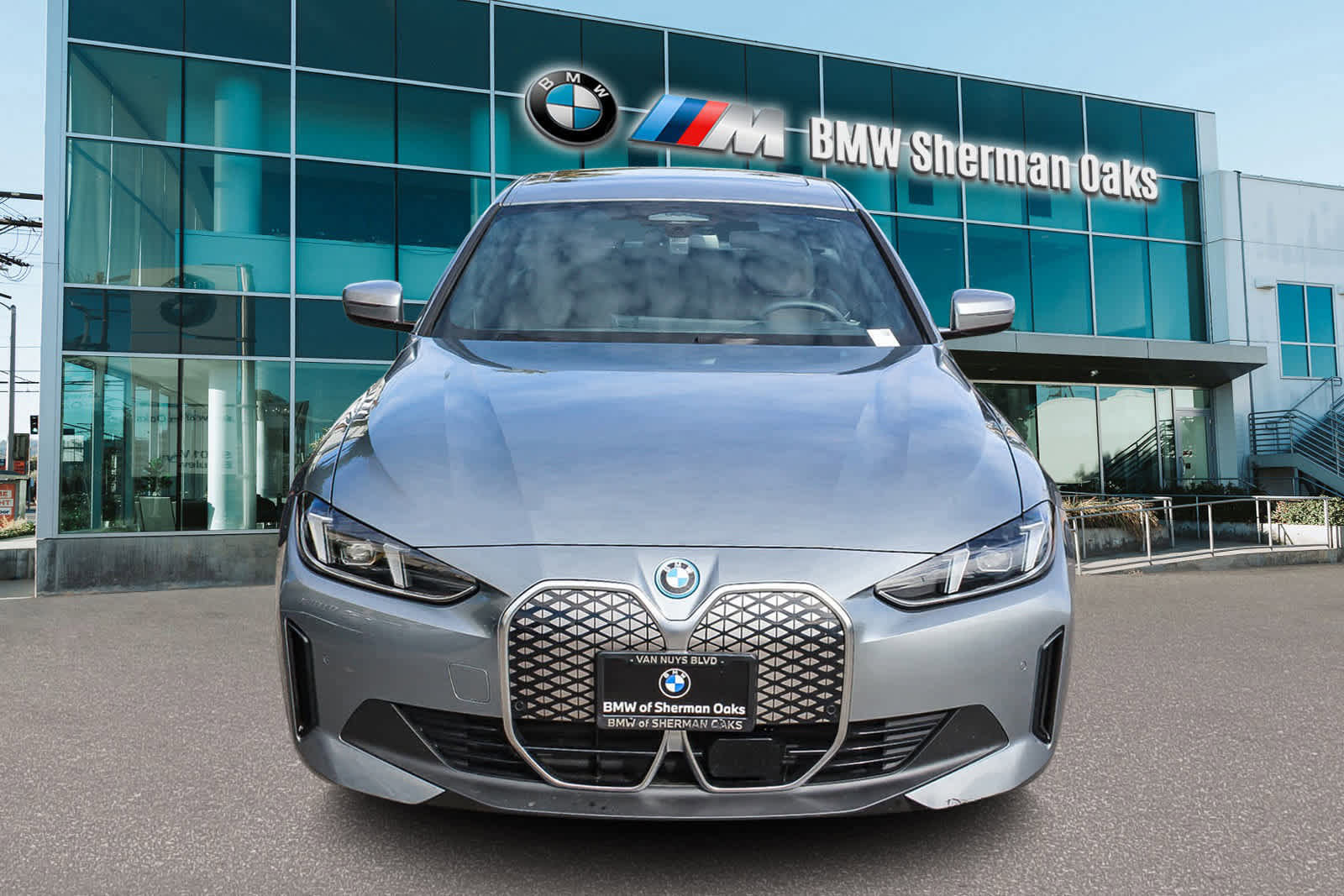 Used 2025 BMW i4 eDrive40 w/ Premium Package image 2