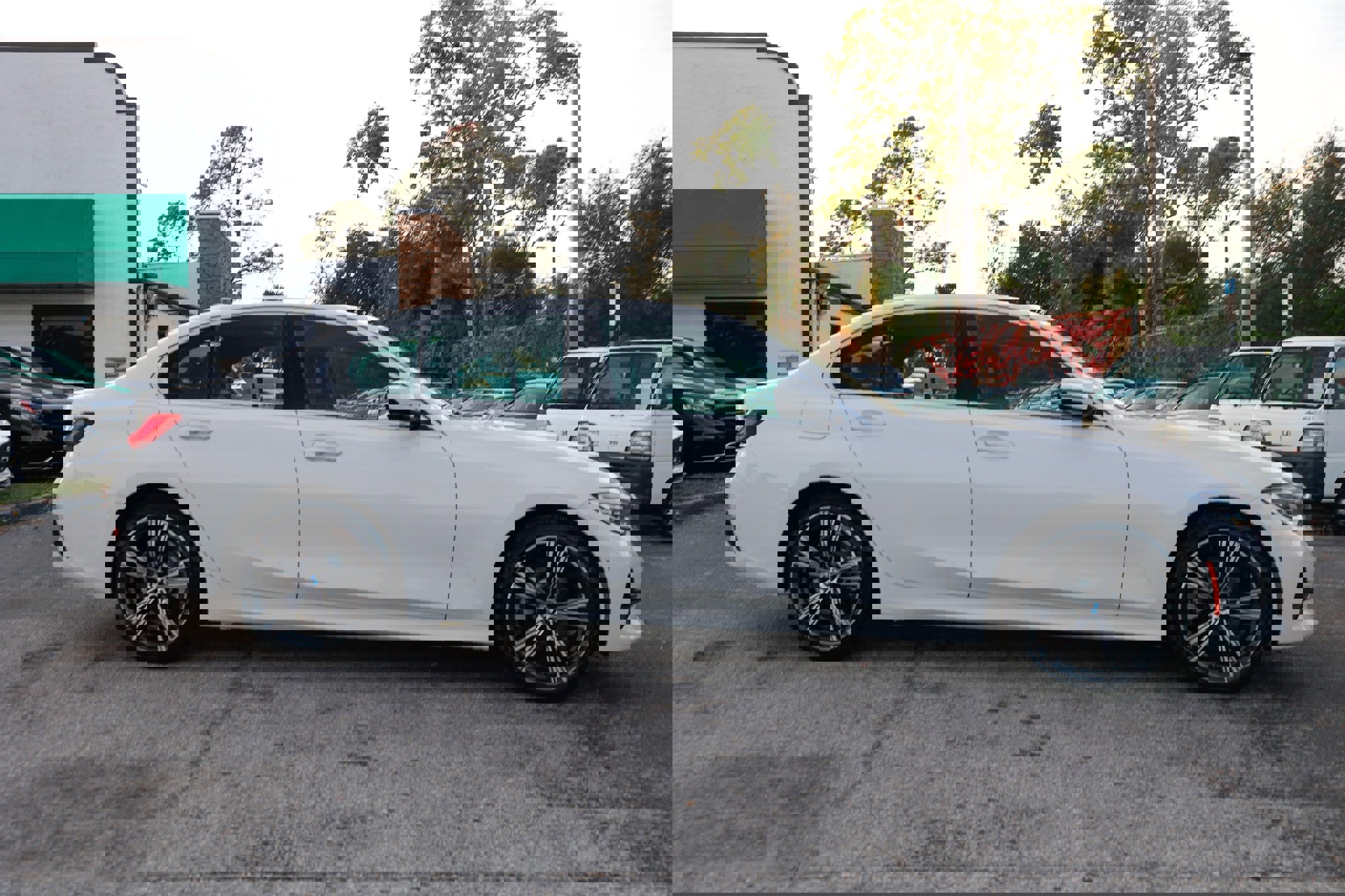 Used 2021 BMW 330i Sedan w/ Premium Package image 18