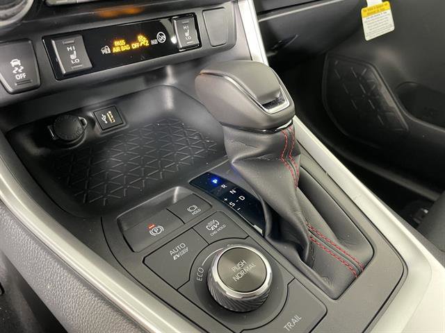 New 2025 Toyota RAV4 SE image 18