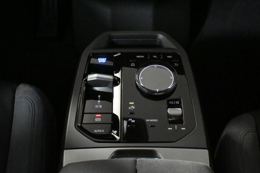 Used 2026 BMW iX xDrive45 w/ M Sport Package image 23