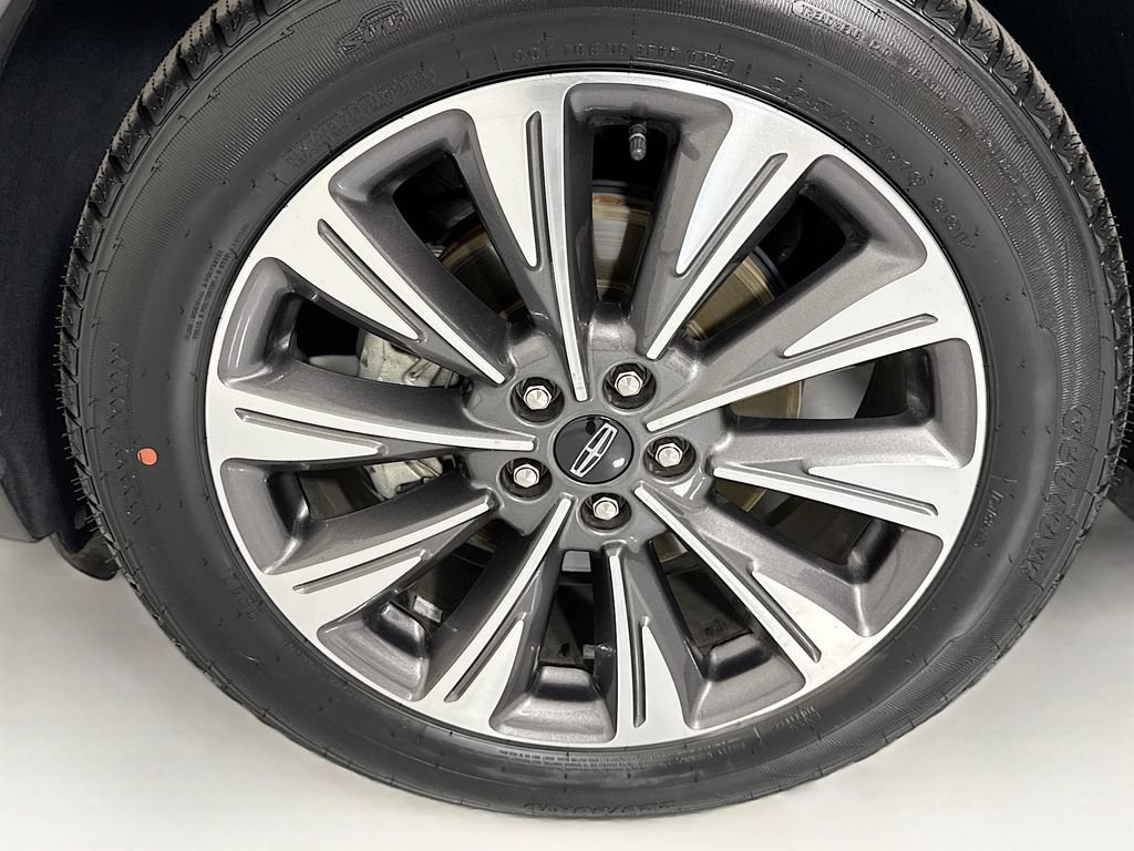 Used 2022 Lincoln Corsair Reserve w/ Equipment Group 201A FWD image 30