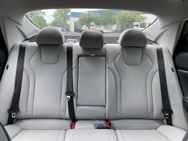 Certified 2025 Hyundai Elantra Limited image 34