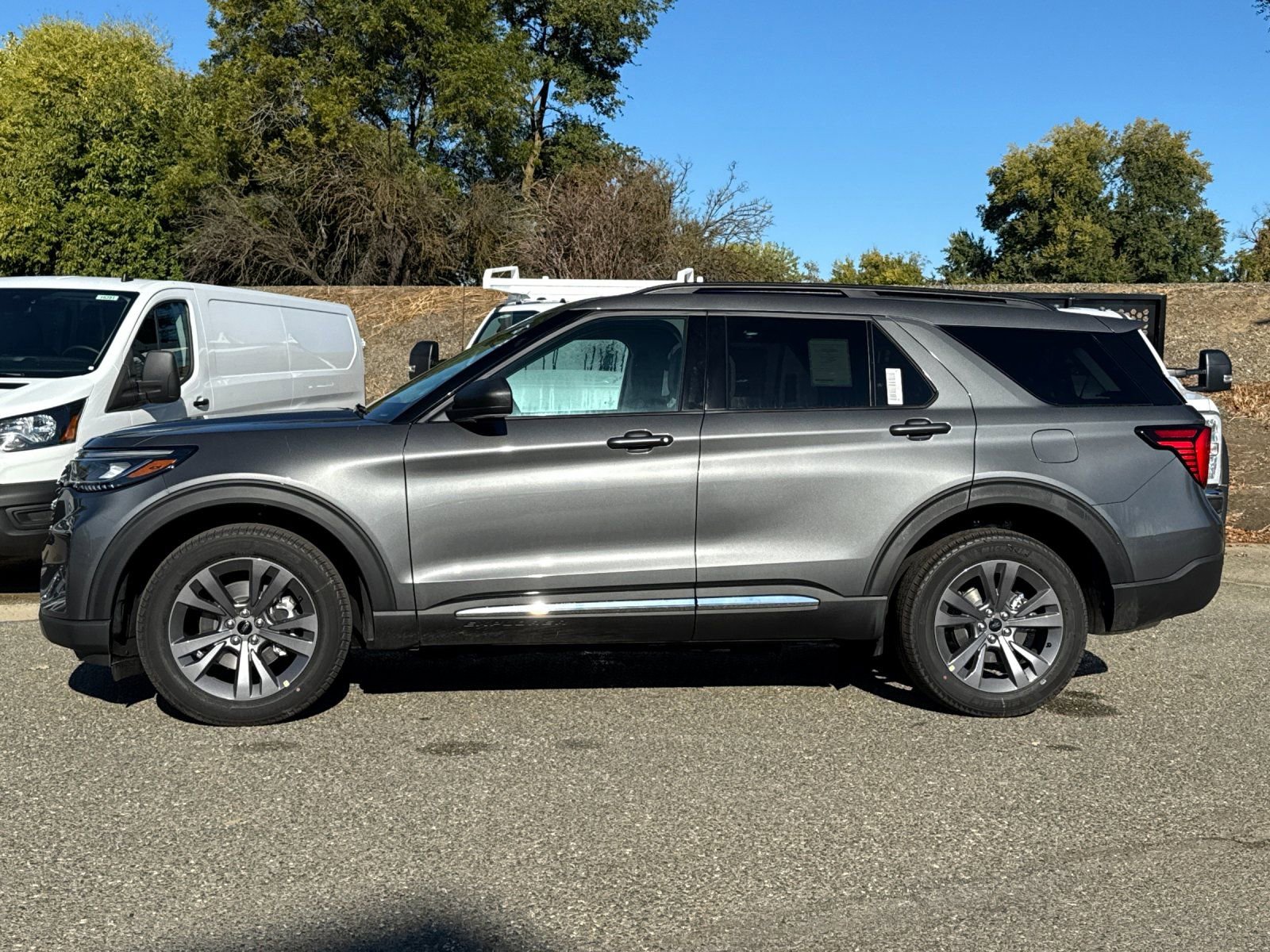 New 2025 Ford Explorer Active w/ Active Comfort Package image 6