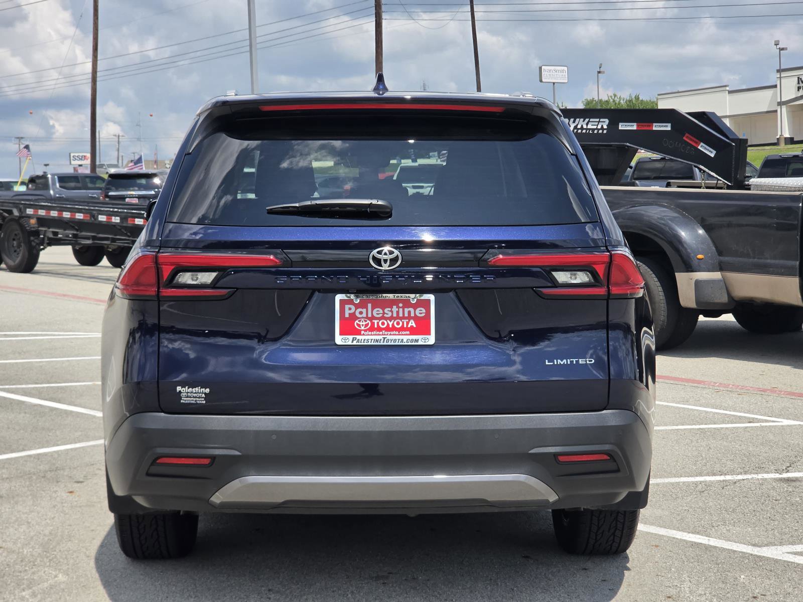 Used 2024 Toyota Grand Highlander FWD image 5