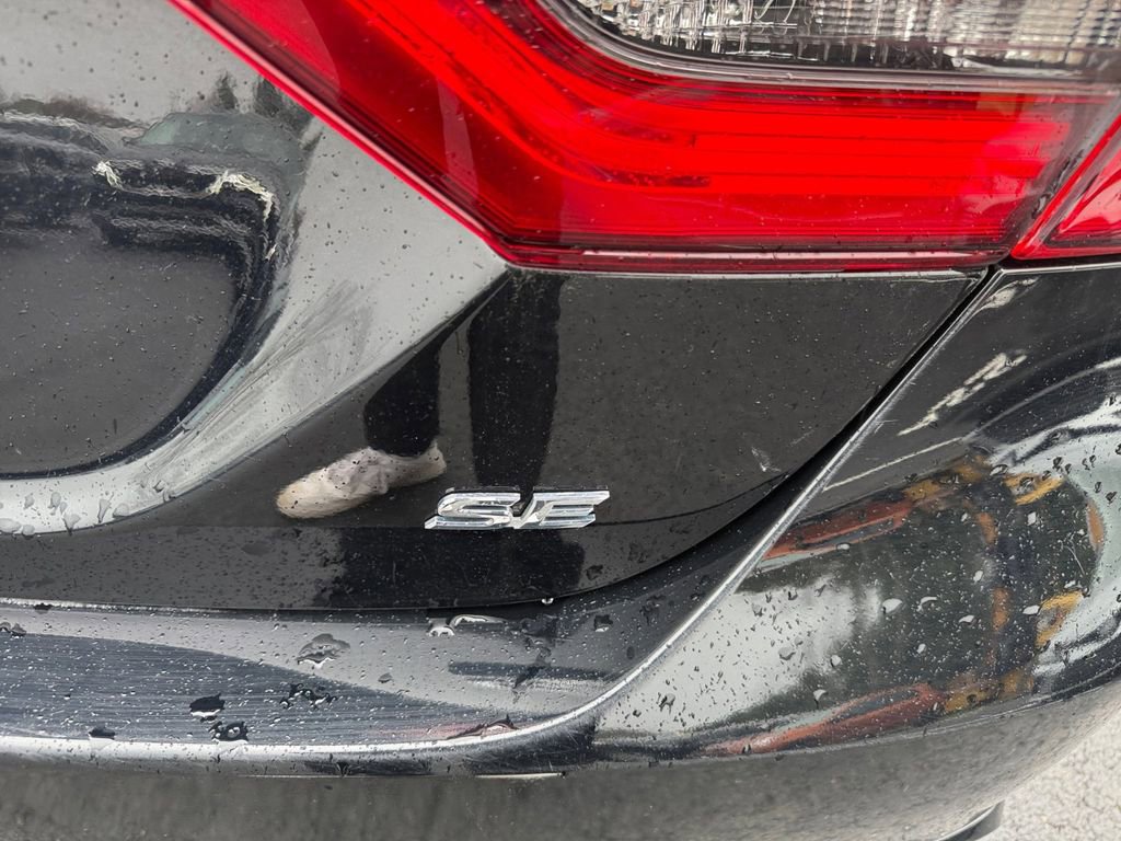 Used 2023 Toyota Camry SE image 32