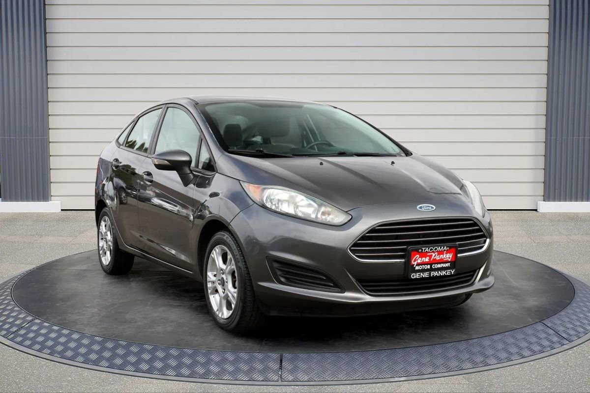 Used 2015 Ford Fiesta SE