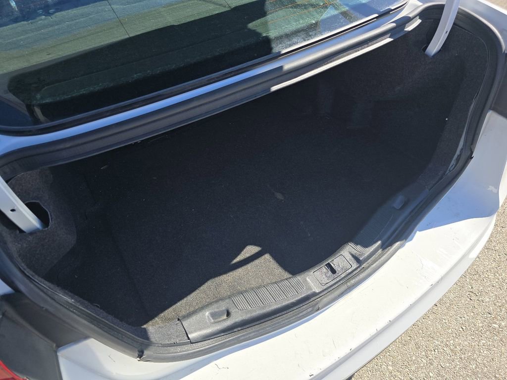 Used 2019 Ford Fusion SE image 18