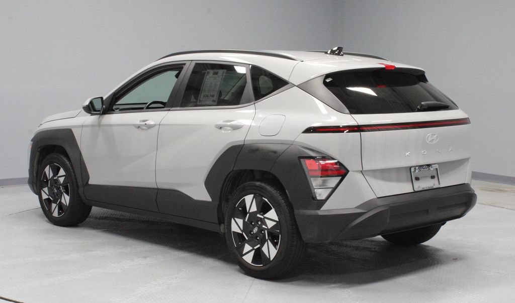 Used 2025 Hyundai Kona SEL FWD image 8