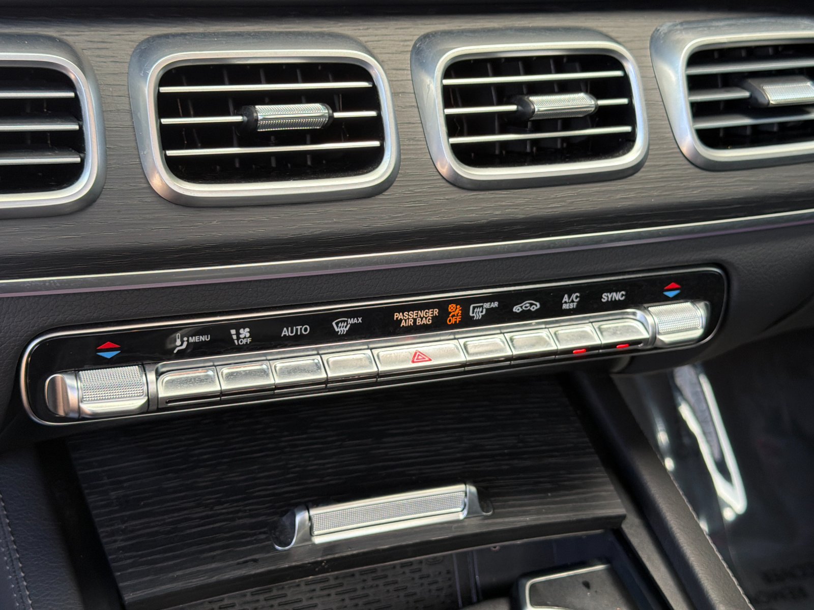 Certified 2024 Mercedes-Benz GLS 450 4MATIC image 21