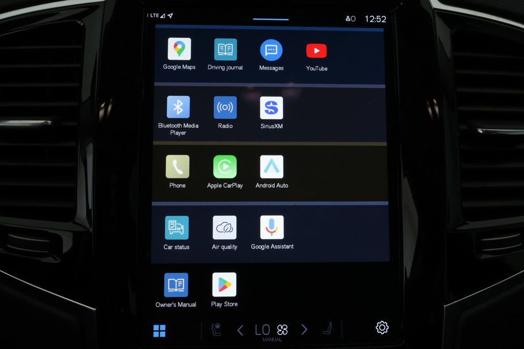 Used 2024 Volvo XC90 T8 Plus w/ Protection Package Premier image 17