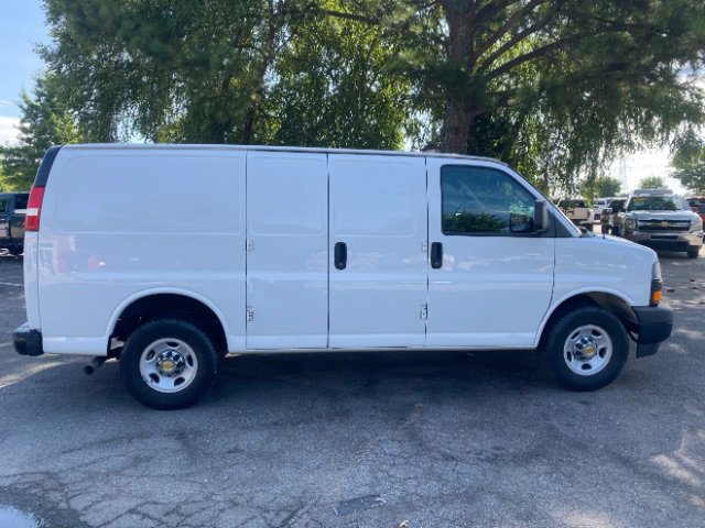 Used 2018 Chevrolet Express 2500 image 4