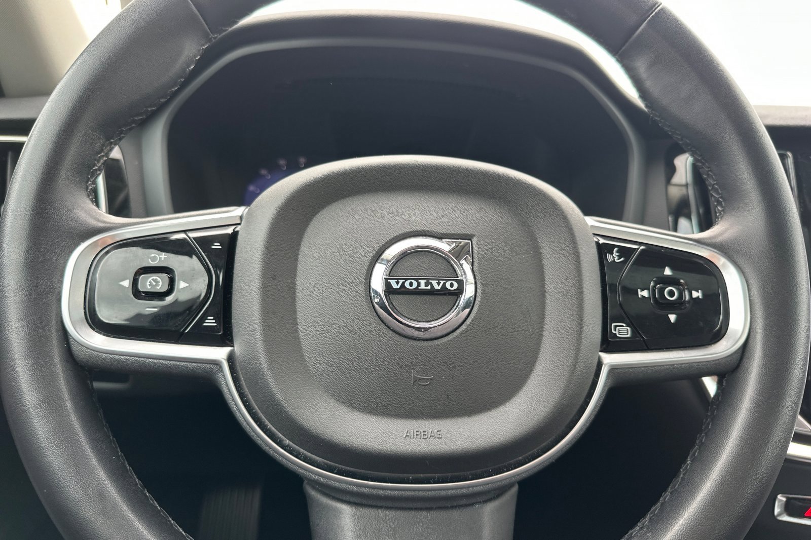 Used 2024 Volvo S60 B5 Plus image 35