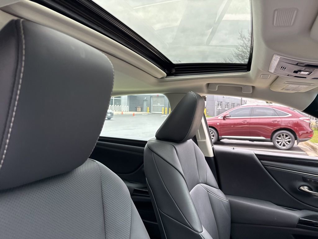Certified 2023 Lexus ES 350 w/ Premium Package image 10