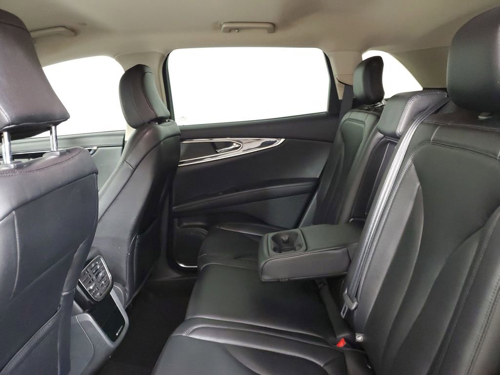 Used 2023 Lincoln Nautilus FWD image 12