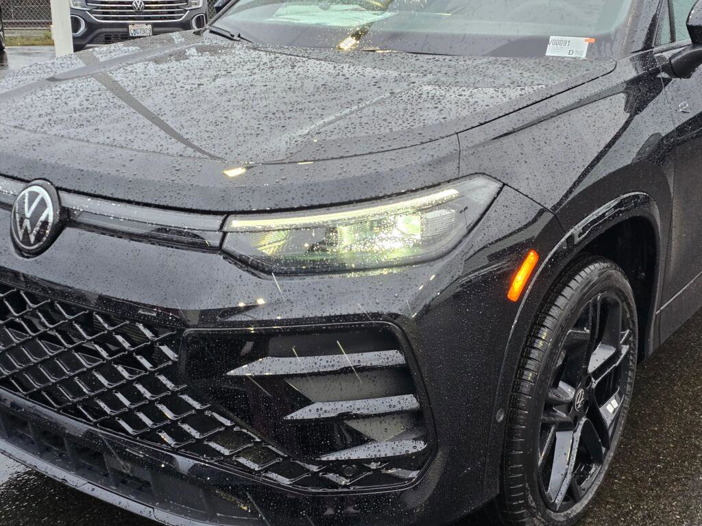 New 2026 Volkswagen Tiguan SE R-Line image 10