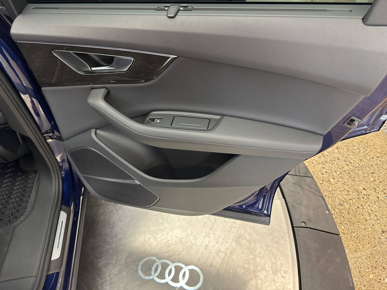 Used 2023 Audi Q7 3.0T Premium Plus w/ Premium Plus Package AWD/4WD image 34