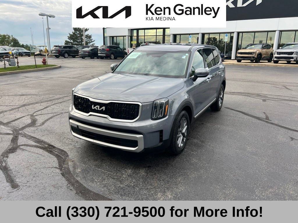 Used 2024 Kia Telluride LX FWD image 3
