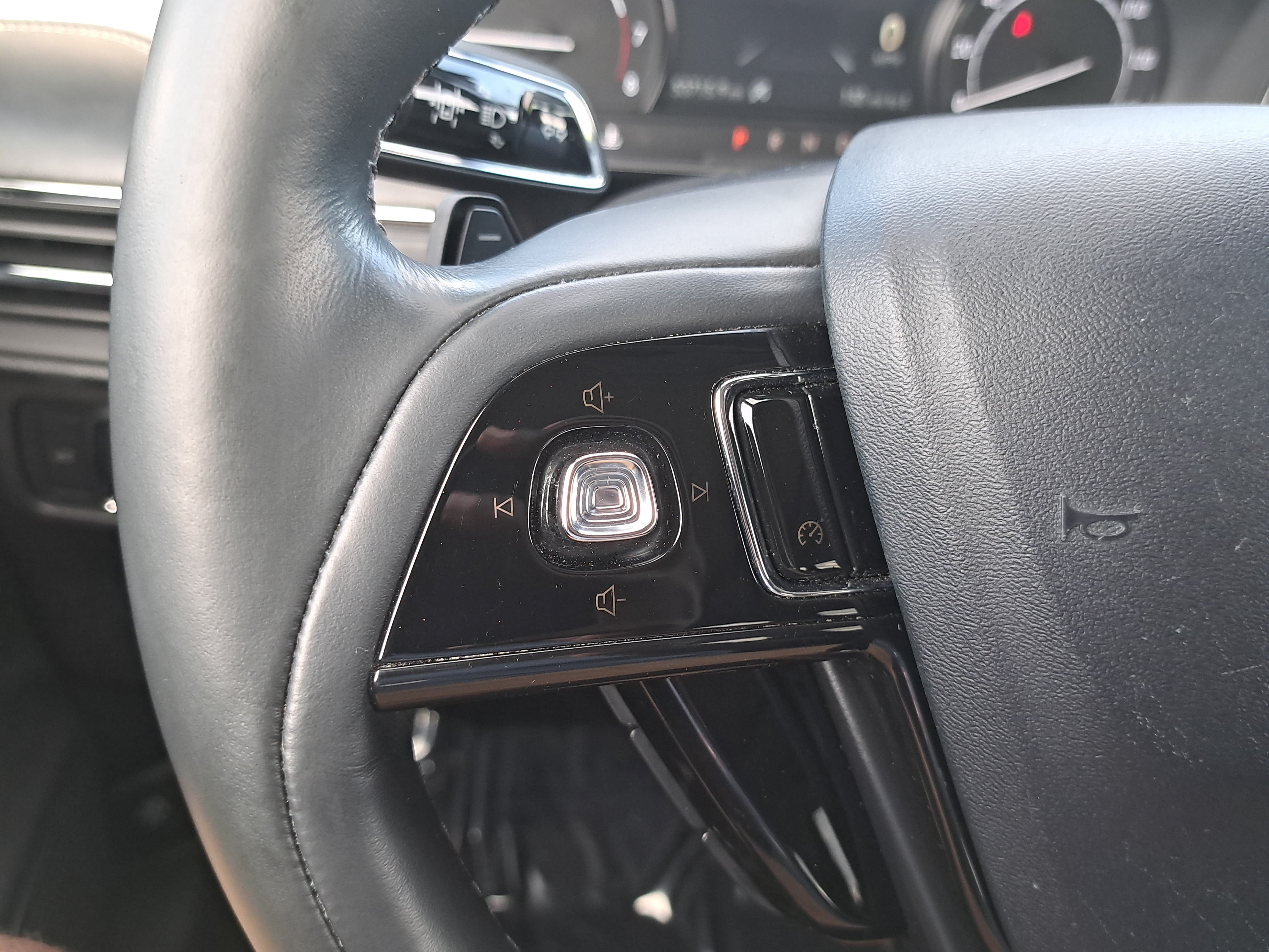Certified 2022 Lincoln Corsair AWD w/ Premium Package image 18