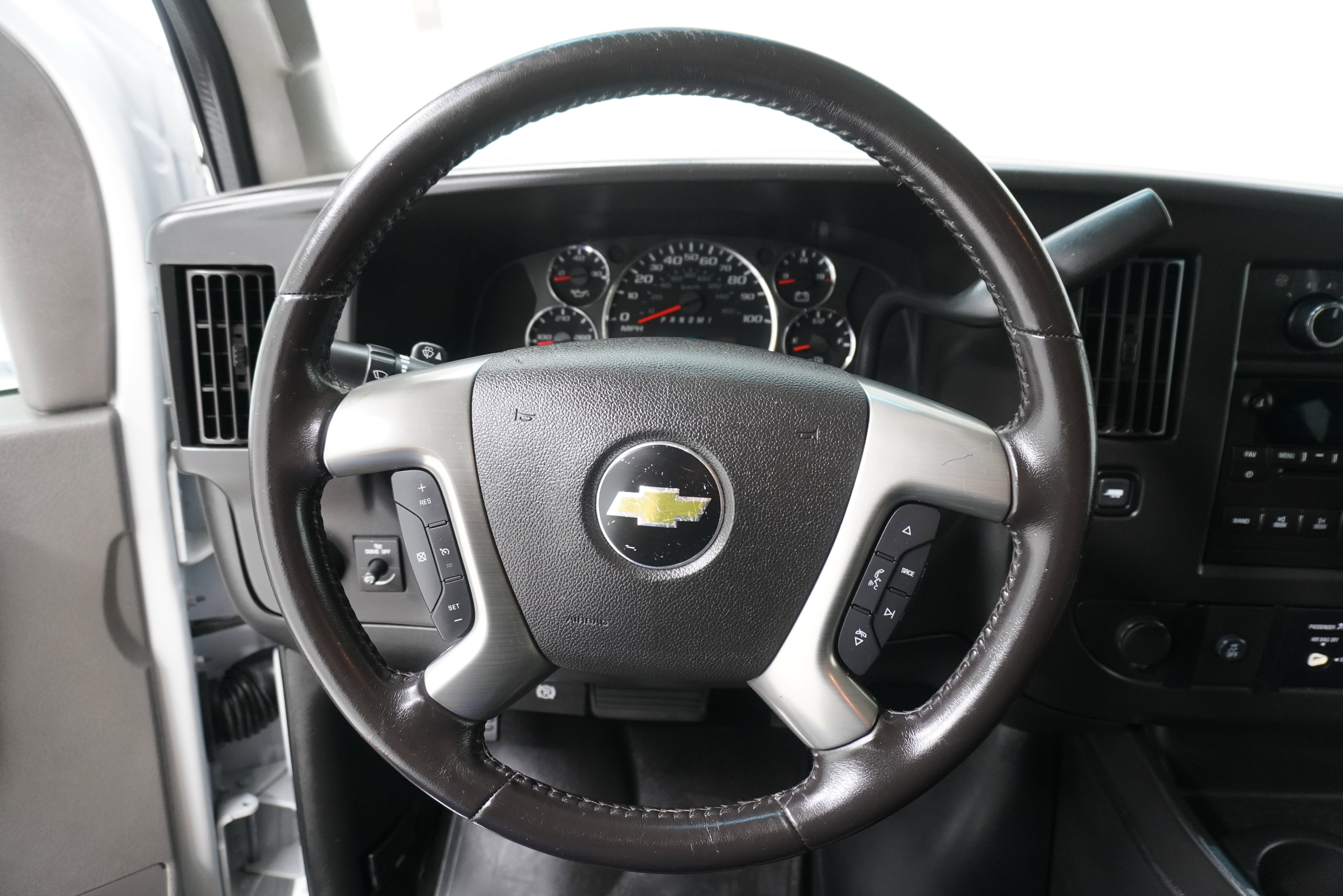 Used 2017 Chevrolet Express 3500 LT w/ LT Preferred Equipment Group image 13