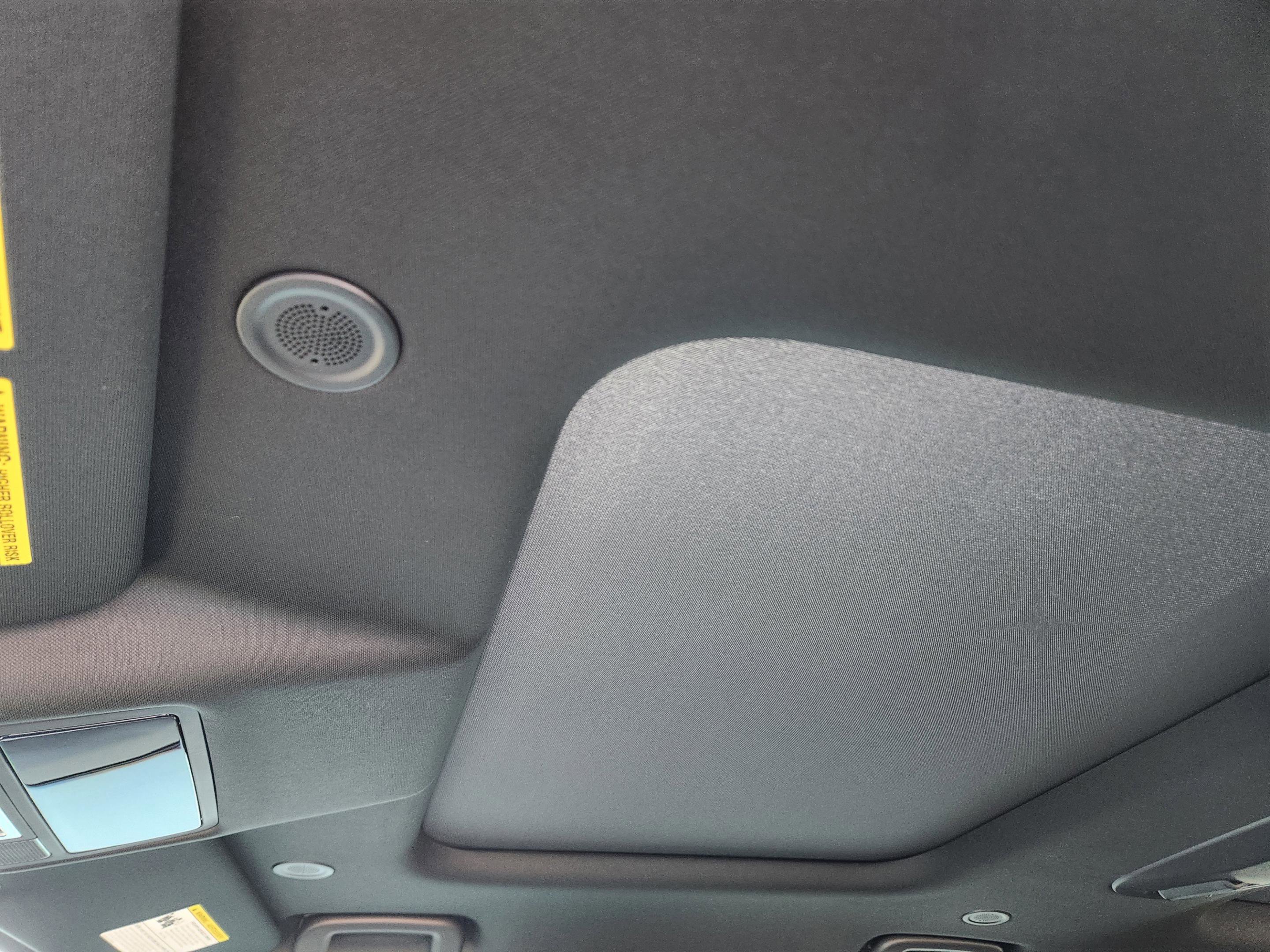 New 2025 Land Rover Discovery Dynamic SE image 21